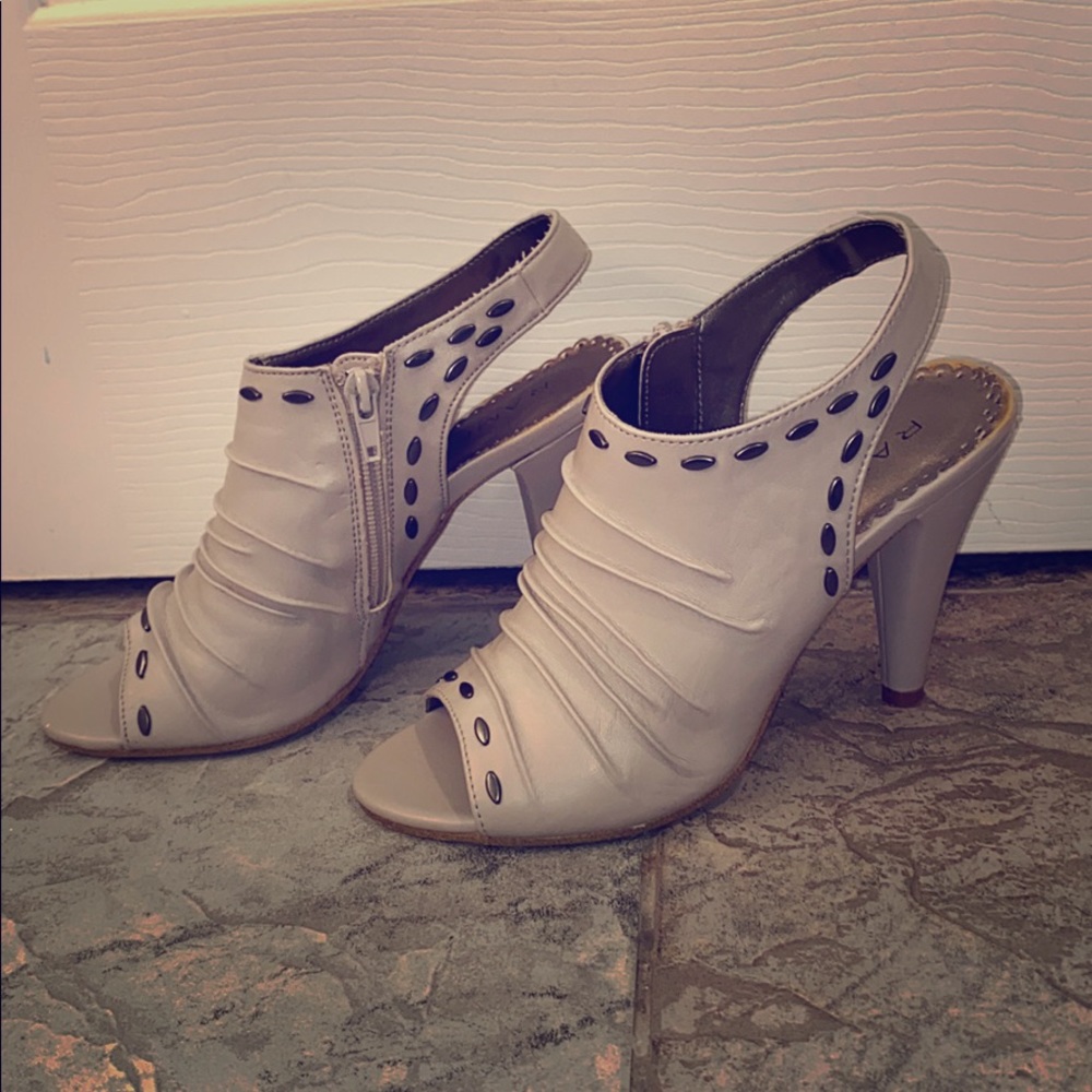 Nude open toe booties!